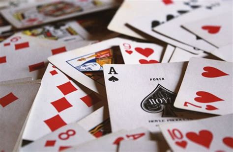 Conheça todos os tipos de jogos de carta - HPG