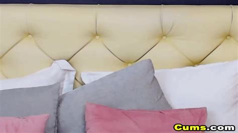 Big Tits Babe Do A Seductive Play On Cam