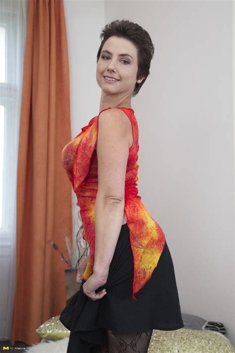 Hot Housewife Playing With Her Hairy Pussy Mature NL IWantMature