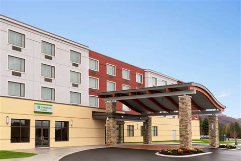 Wyndham Garden State College | Boalsburg, PA Hotels