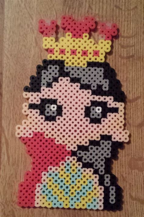 Perler Alice In Wonderland Queen Of Hearts Perler Beads Alice In