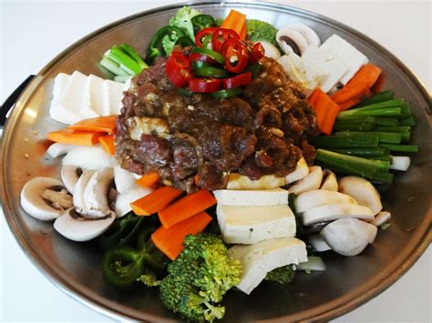 Korean Food Photo Bulgogi Jeongol Stew On