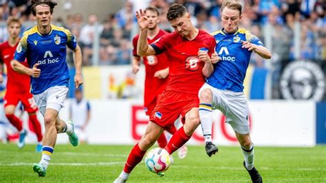 Dfb Pokal Hertha Bsc Beendet Den Torfluch Und Siegt In Jena Rbb