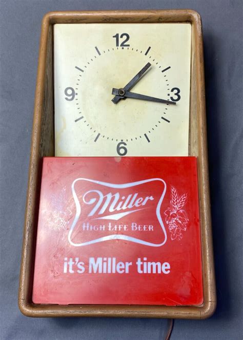 Vintage Miller High Life Beer Clock Sign Lighted Bar Clock Its Miller Time Ebay