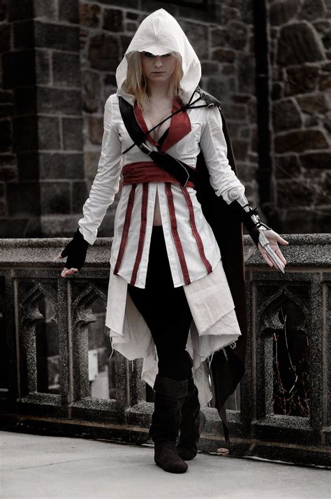 Female Ezio Cosplay Elizabeth Rage Takes You Through The Steps To