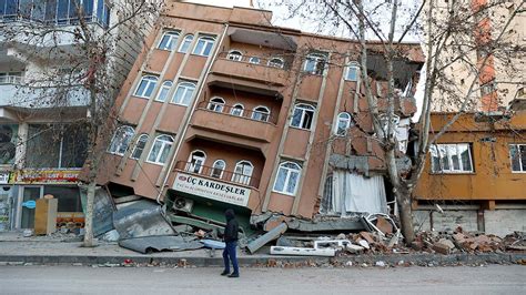 Por qué la gente se amontona en zonas de terremotos