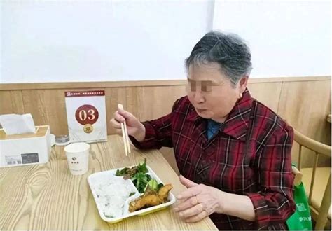 一家三口长期吃自制馄饨，全都确诊胰腺癌？妻子痛哭：是我错了女士患上癌症