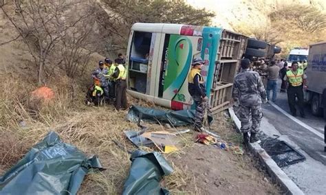 Al Menos Peruanos Murieron En Accidente De Bus En Ecuador Canal N