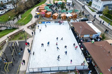 Eislaufplatz In Obertrum Am See Salzburger Seenland