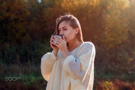 Wallpaper 500px Women Model Sweater Brunette Depth Of Field Cup