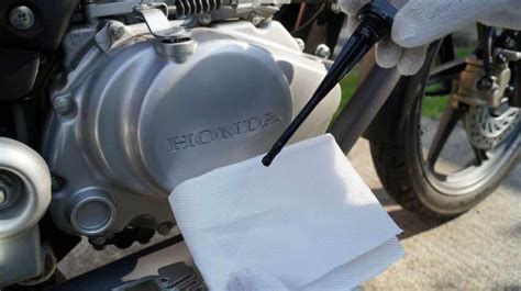 Como Comprobar El Nivel De Aceite En Una Moto Tutorial