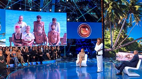 Isola chi sono i finalisti chi è stato eliminato Riassunto