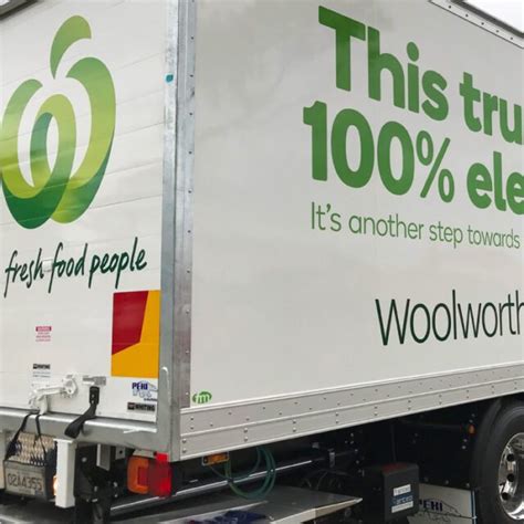 Woolworths Transport Signage | Fleetmark