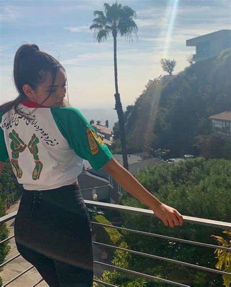 Tara Yazdi Busty Brunette Beauty Fapdungeon