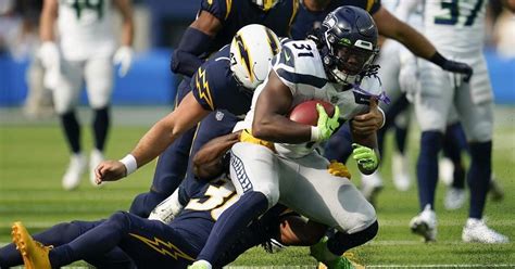 Walker Goodwin Lead Seahawks To 37 23 Win Over Chargers