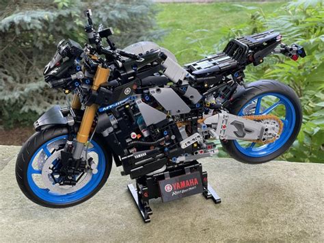 Zdjęcia lego technic yamaha mt 10 sp zestaw 42159 Lego Technic