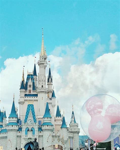 Disney world Cinderella castle ballon Mickey Mouse photo | Disney world ...