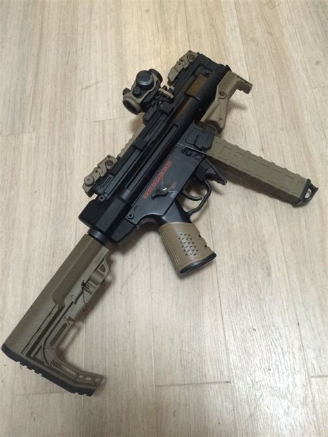 ボード「Fire arms SMG」のピン