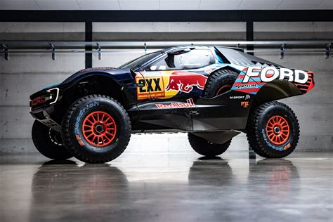 El nuevo Ford Raptor T1 de Carlos Sainz y Nani Roma en imágenes