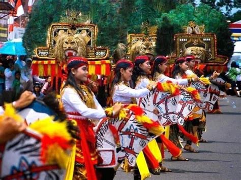 10 Tarian Adat Jawa Timur yang Unik dan Penuh Makna