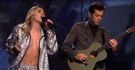 Miley Cyrus Risked A Nip Slip On Saturday Night Live And Twitter Went