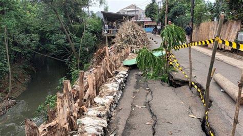 Waspada Sejumlah Kecamatan Di Jakarta Masuk Daftar Rawan Longsor