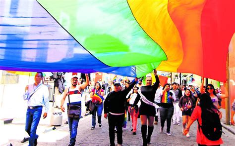 Comunidad LGBT en Puebla la sociedad aún los relega y juzga El Sol