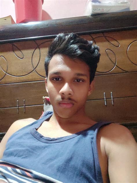 18 : r/selfies