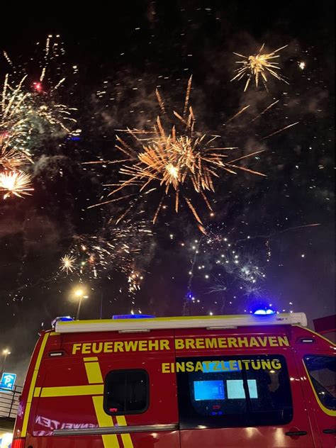 FW Bremerhaven Mehrere Feuerwehr und Rettungsdiensteinsätze im