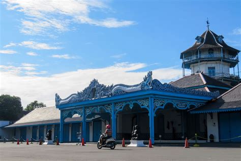 perbedaan solo  surakarta berikut penjelasannya