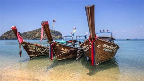 Perahunya Tenggelam Nelayan Ini Hanyut Di Laut Selama Jam Bisa