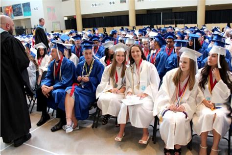 Hillsboro High School: 250 seniors graduate in June 4 commencement ...