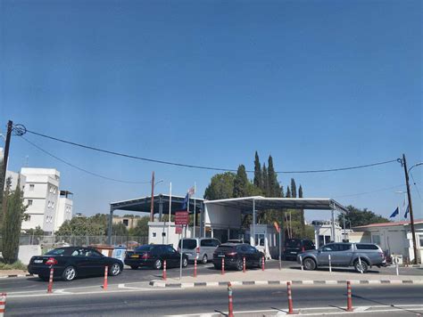 Long Queues at Agios Dhometios Crossing Cause Daily Frustration