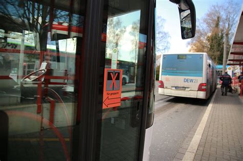 Dortmund Busfahrer Baut Unfall Als Er Seinen Bus Verl Sst Wird Er