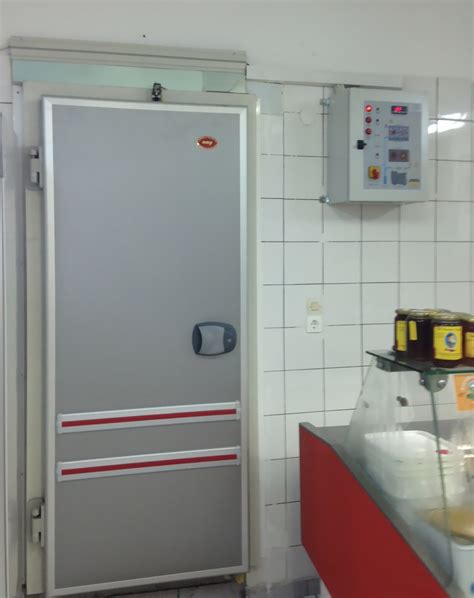 Hinged Door For Cold Storage Room American Motors Pilalis