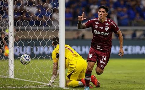 Em Jogo Tenso Fluminense Vence O Cruzeiro No Mineir O E Dorme No G