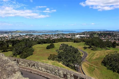 Premium Photo One Tree Hill Park Auckland Landscape City Park Maori