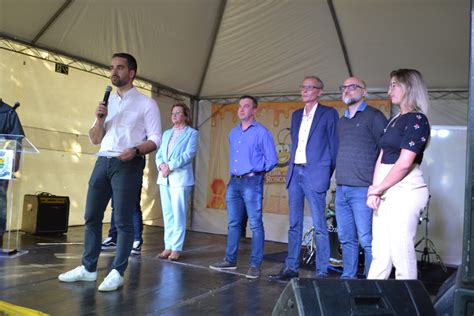 Governador Eduardo Leite Visita A Feira Do Mel Rosca E Nata Em