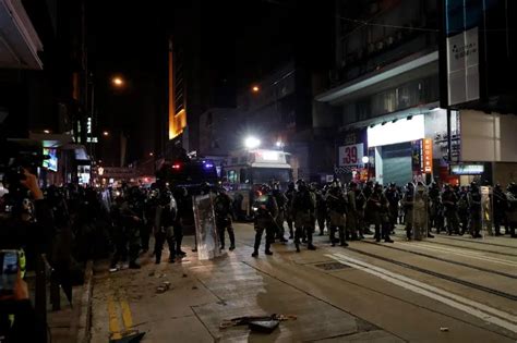 Police, protesters clash in New Year’s rally in Hong Kong | 650 CKOM