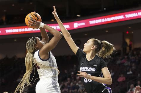 Ncaa Womens Basketball Bracket Top 16 Reveal Gonzaga In Iowa Falls