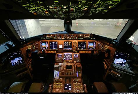 Boeing 777 Cockpit View