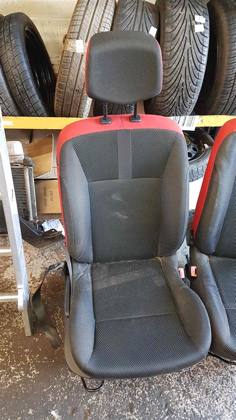 Renault Clio MK3 2005 2012 Front Seats Driver Passenger OSF NSF 5 Door