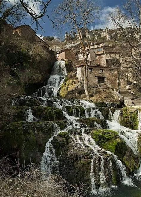 Cascada En Orbaneja Del Castillo Burgos Cascadas Orbaneja Del