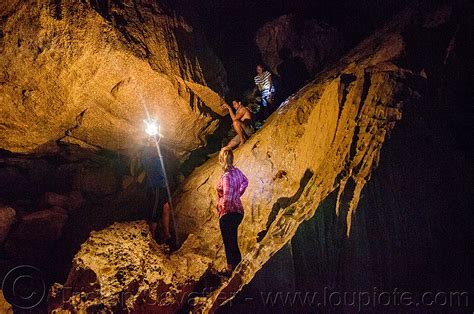 lumiang sumaguing cave sagada philippines