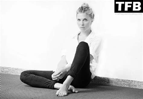 Clémence Poésy Nude Sexy Collection 12 Photos TheFappening