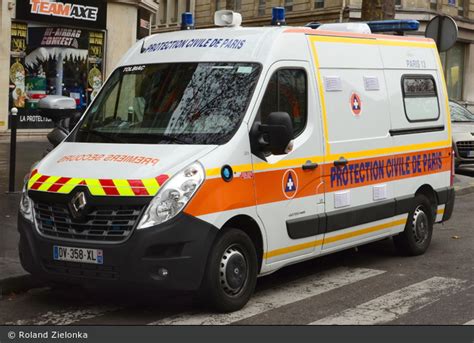 Einsatzfahrzeug Paris Protection Civile RTW BOS Fahrzeuge