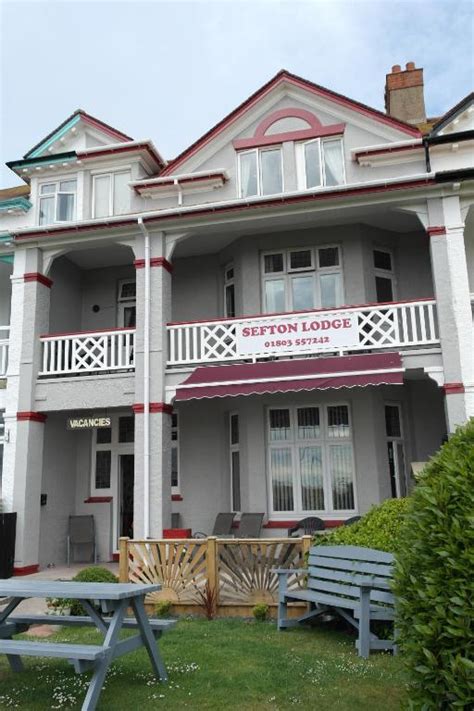 Sefton Lodge SEAFRONT ,PANORAMIC SEA VIEW ENSUITE BALCONY ROOMS ...