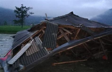 Angin Puting Beliung Terjang Puluhan Rumah Di Sukabumi