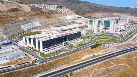 Temeli 2015 te atılmıştı İzmir Şehir Hastanesi 8 yıl sonra hasta