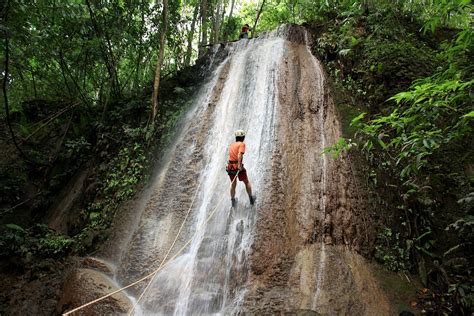 Canyoning Susuri Air Terjun Dengan Cara Ekstrim Superlive